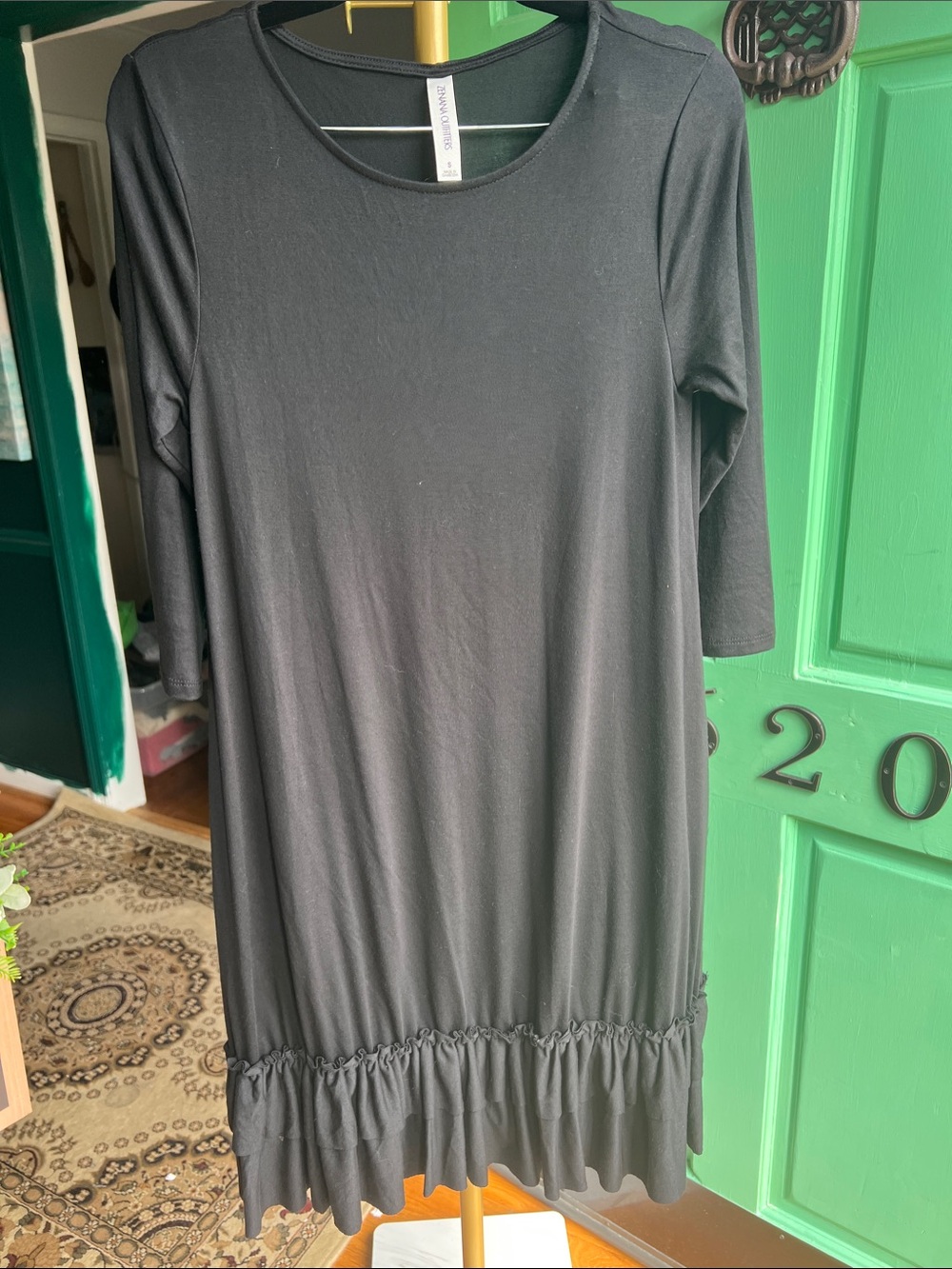 Zenana Outfitters midi black ruffle bottom dress with pockets 💕Size Small